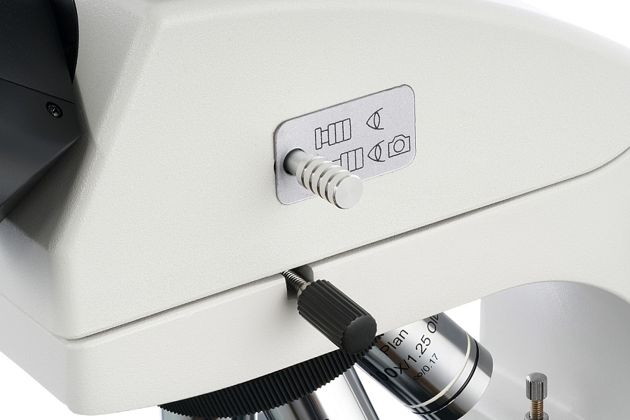 Цифровой тринокулярный микроскоп Levenhuk MED D40T LCD